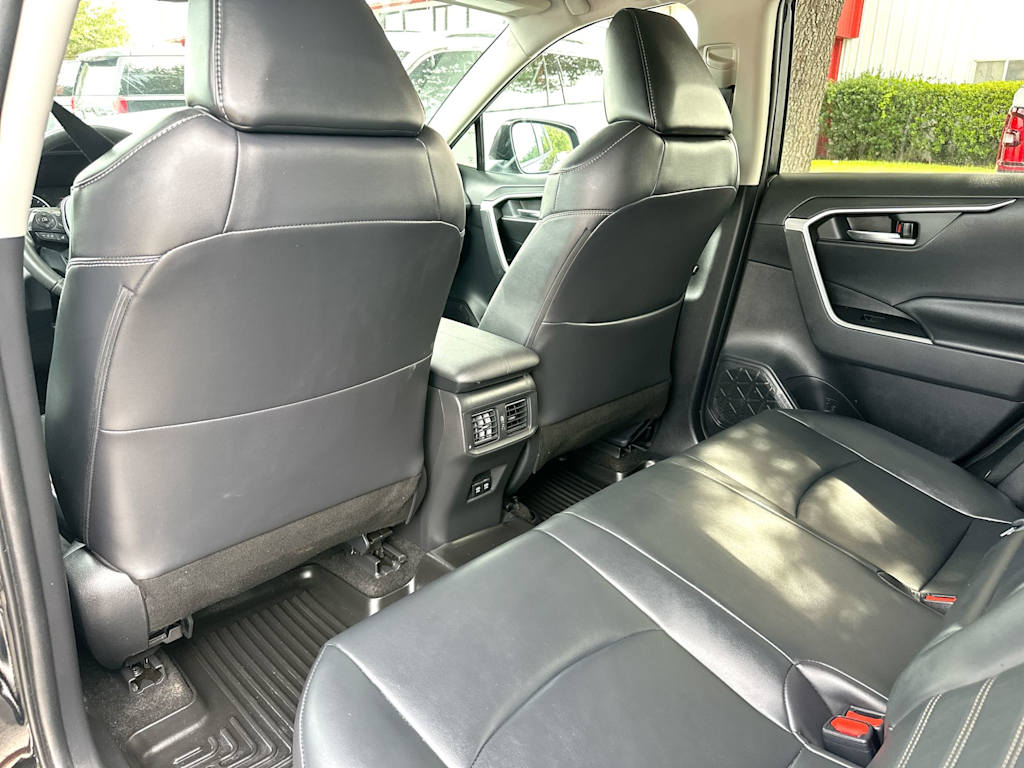 Thumbnail: 2020 Toyota RAV4 - 28