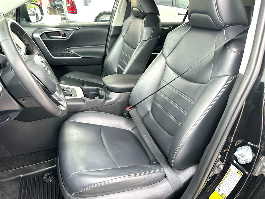 Thumbnail: 2020 Toyota RAV4 - 10