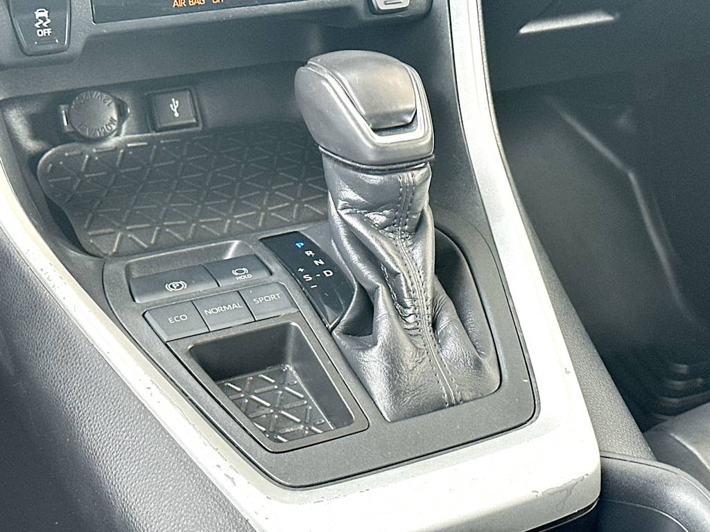 Thumbnail: 2020 Toyota RAV4 - 14