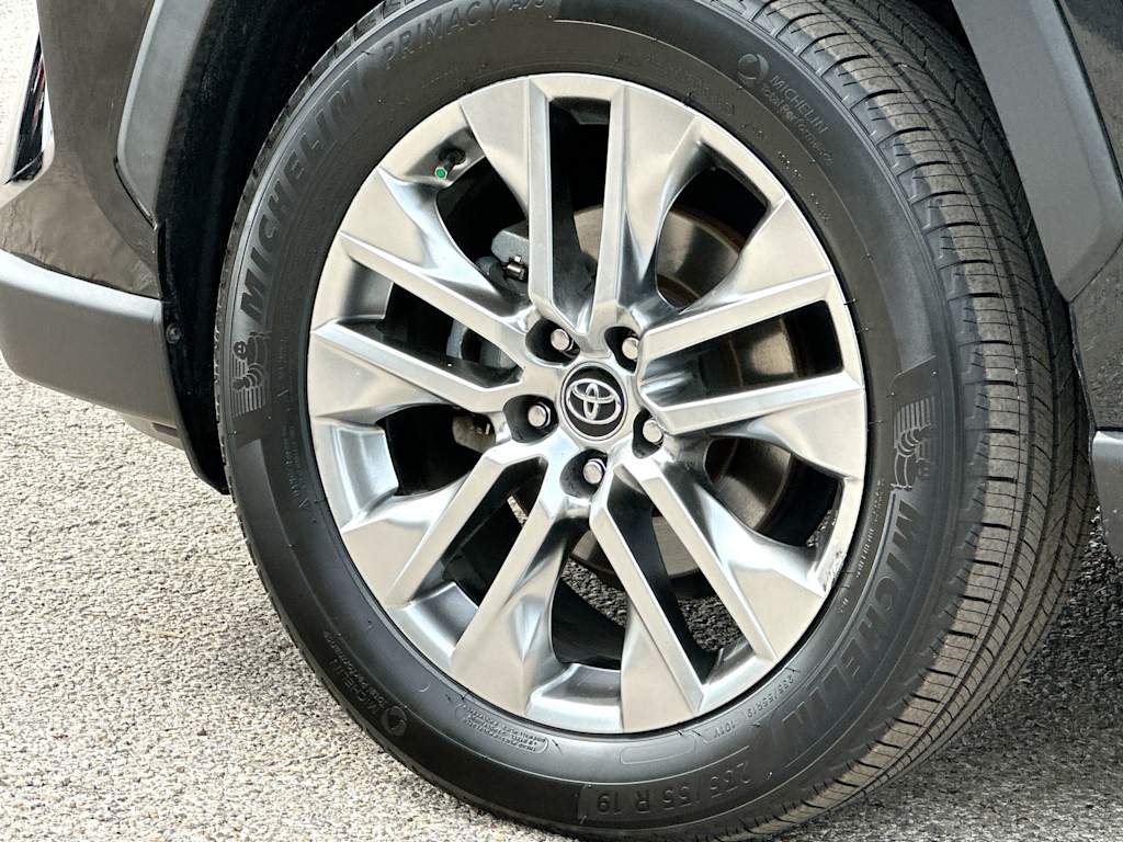 Thumbnail: 2020 Toyota RAV4 - 8