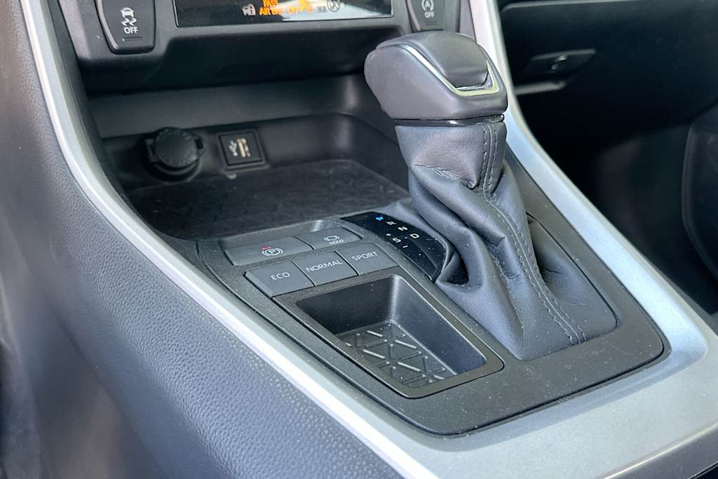 Thumbnail: 2023 Toyota RAV4 - 14