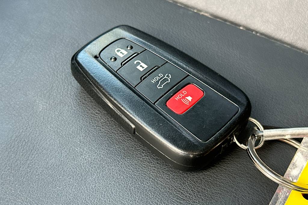 Thumbnail: 2023 Toyota RAV4 - 17