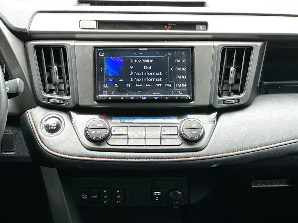 Thumbnail: 2016 Toyota RAV4 - 29