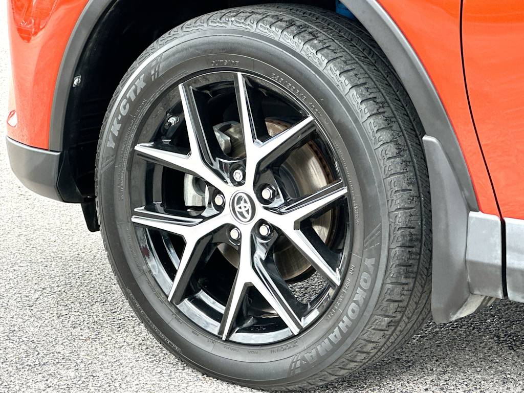 Thumbnail: 2016 Toyota RAV4 - 8