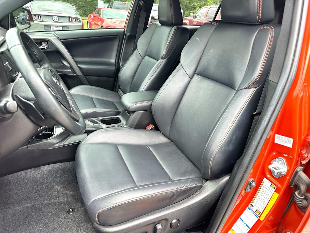 Thumbnail: 2016 Toyota RAV4 - 10