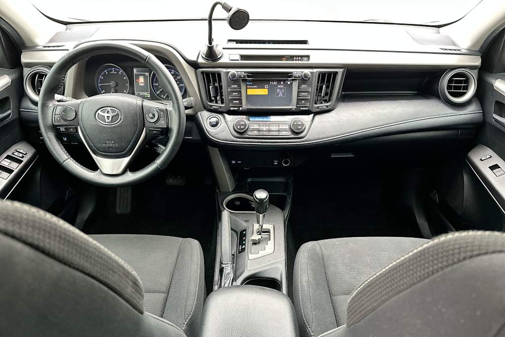 Thumbnail: 2018 Toyota RAV4 - 10