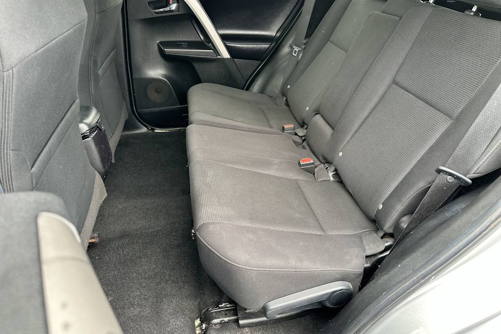Thumbnail: 2018 Toyota RAV4 - 12