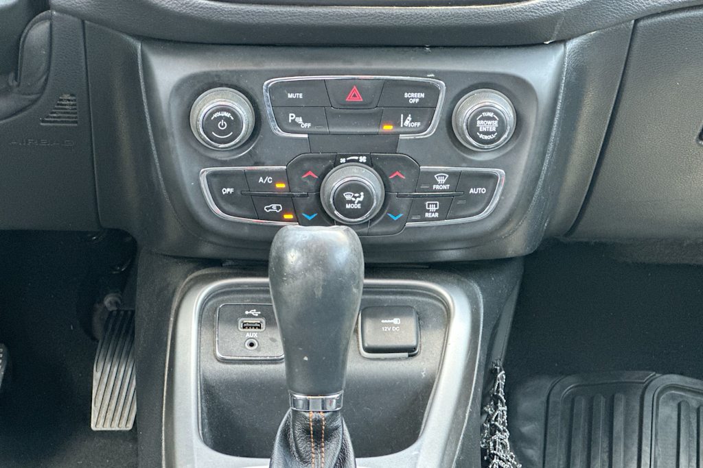 Thumbnail: 2018 Jeep Compass - 29