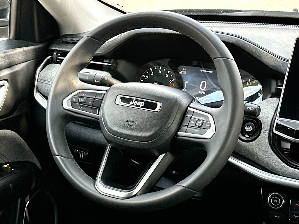 Thumbnail: 2022 Jeep Compass - 12