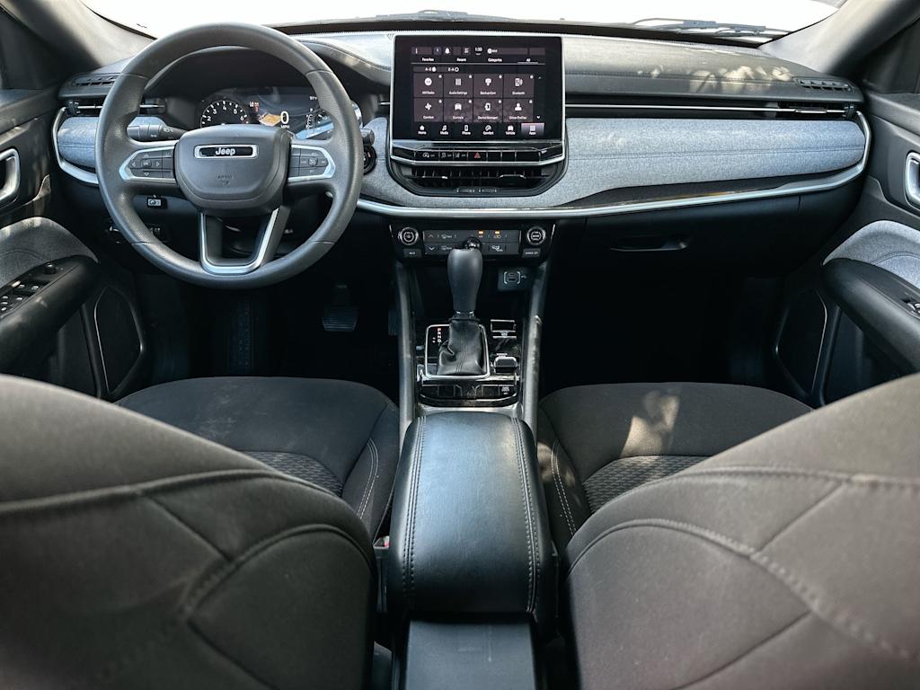 Thumbnail: 2023 Jeep Compass - 9