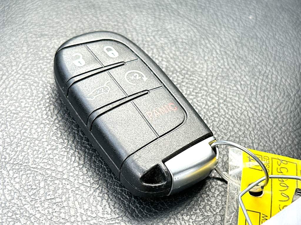Thumbnail: 2023 Jeep Compass - 17