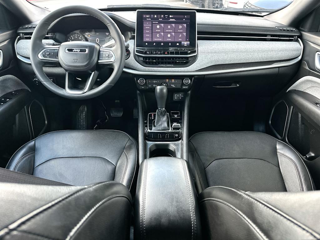 Thumbnail: 2023 Jeep Compass - 9