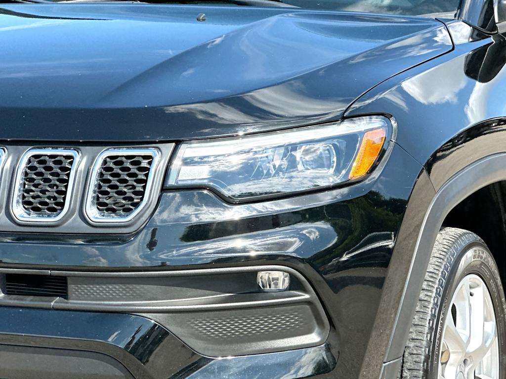 Thumbnail: 2023 Jeep Compass - 27