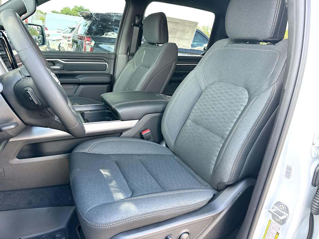 Thumbnail: 2026 RAM 1500 - 10