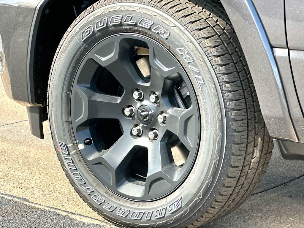 Thumbnail: 2026 RAM 1500 - 8