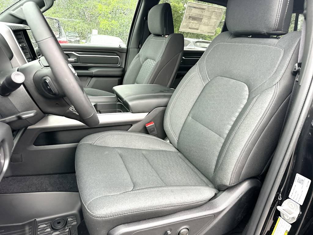 Thumbnail: 2026 RAM 1500 - 10