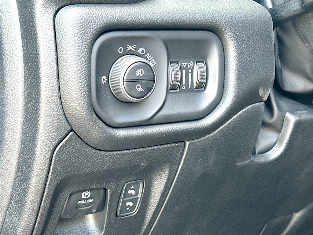 Thumbnail: 2026 RAM 1500 - 28