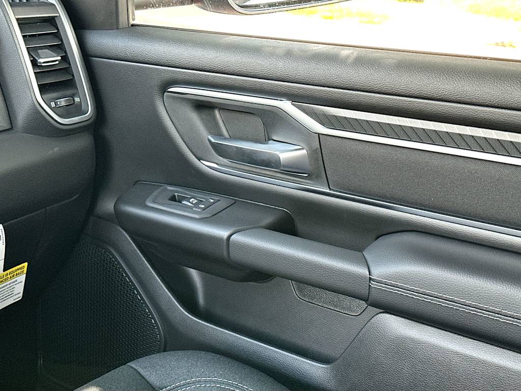Thumbnail: 2026 RAM 1500 - 25