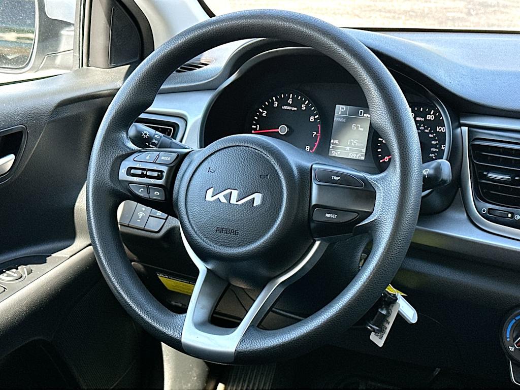 Thumbnail: 2023 Kia Rio - 12