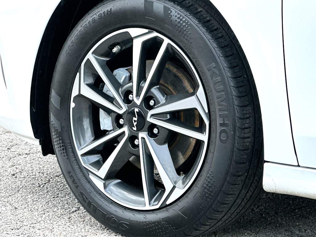 Thumbnail: 2024 Kia Forte - 8