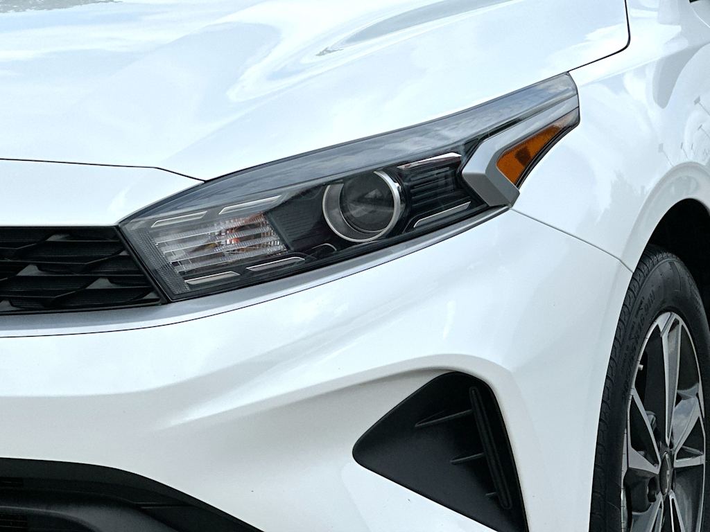 Thumbnail: 2024 Kia Forte - 25