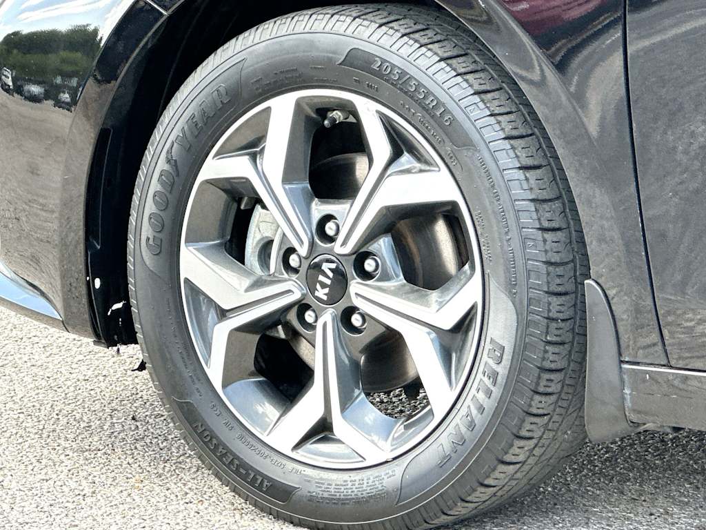 Thumbnail: 2021 Kia Forte - 8