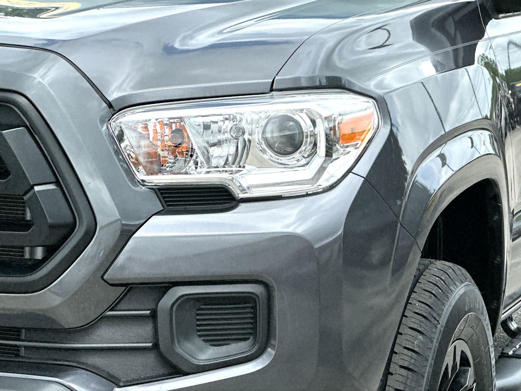 Thumbnail: 2021 Toyota Tacoma - 25