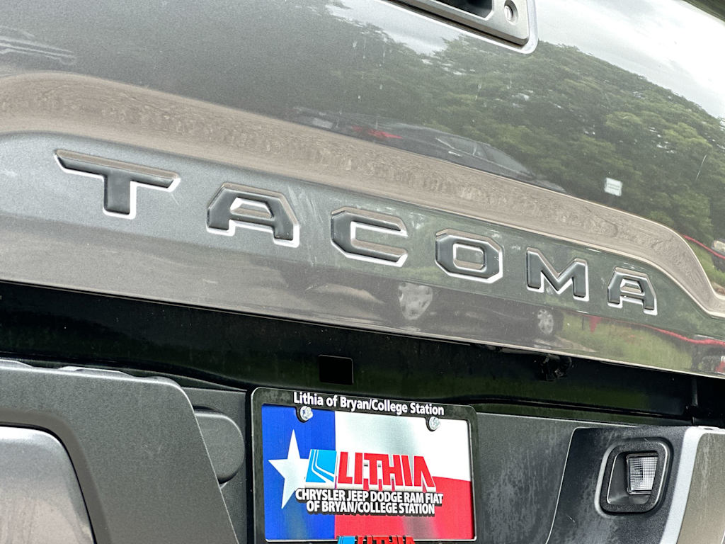 Thumbnail: 2021 Toyota Tacoma - 7