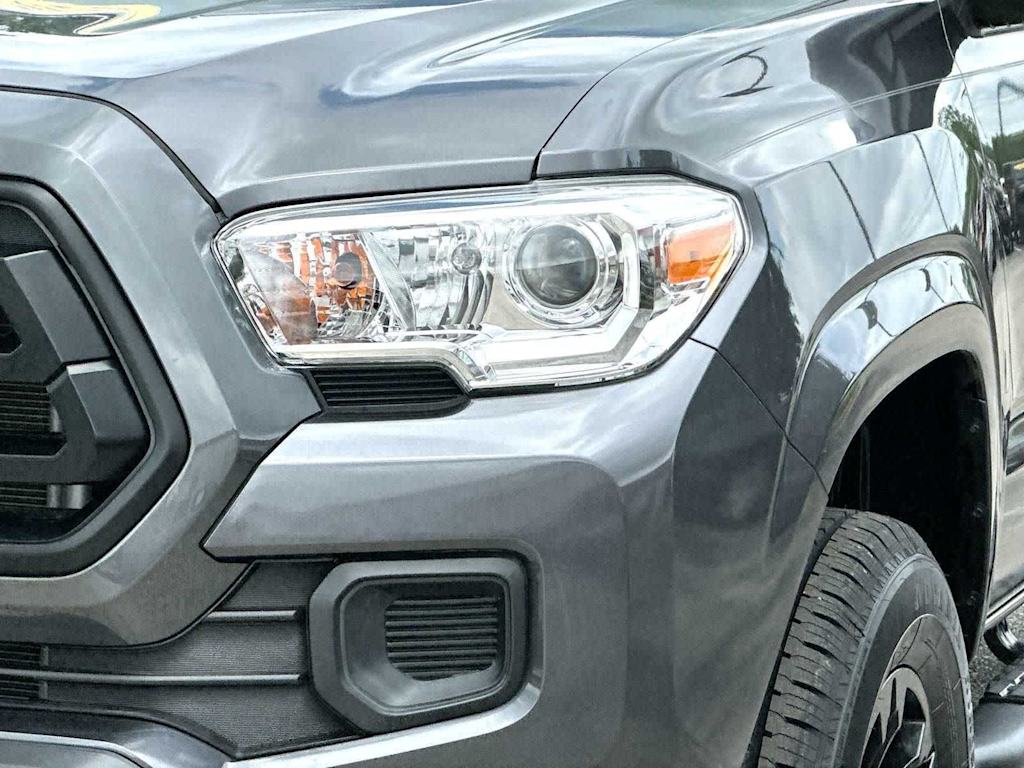 Thumbnail: 2021 Toyota Tacoma - 25