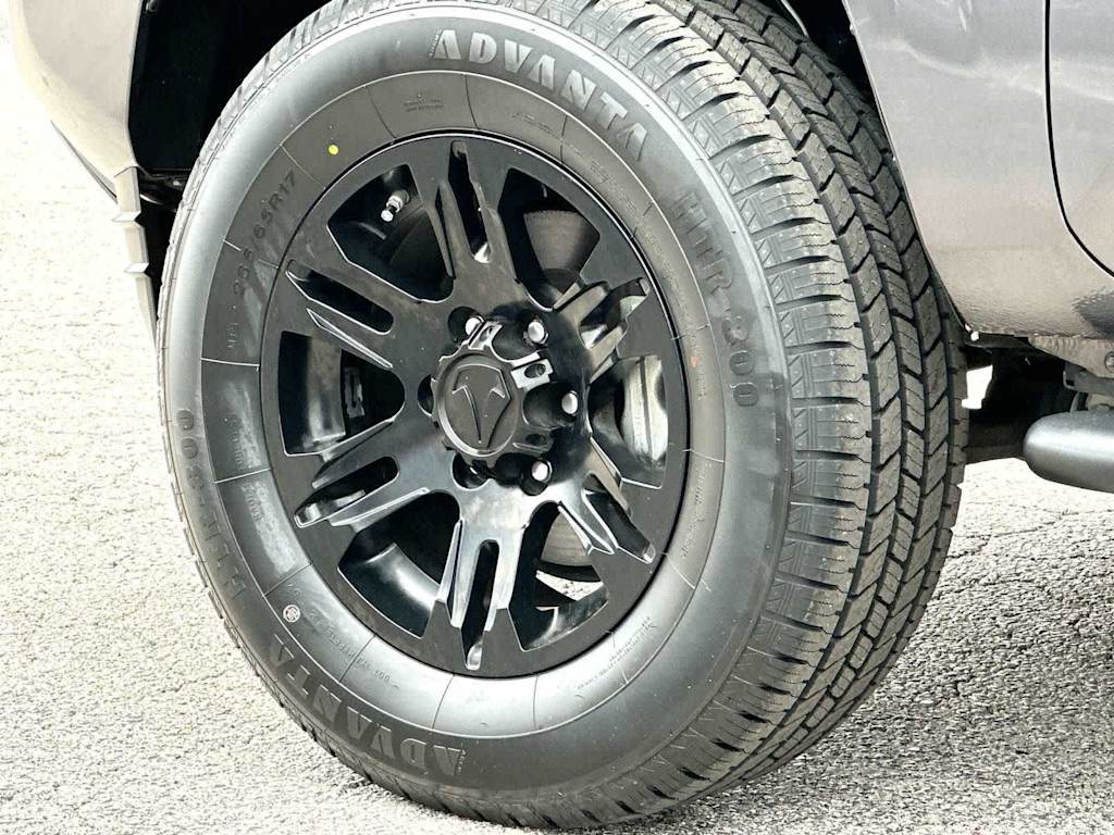 Thumbnail: 2021 Toyota Tacoma - 8