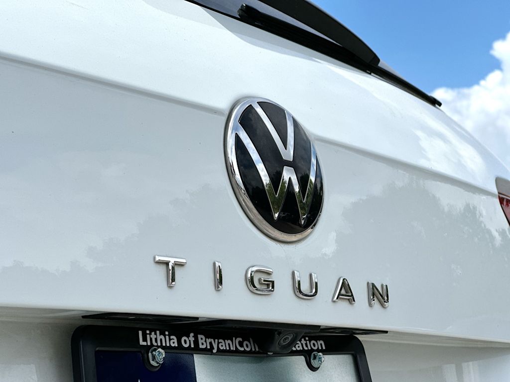 Thumbnail: 2022 Volkswagen Tiguan - 7