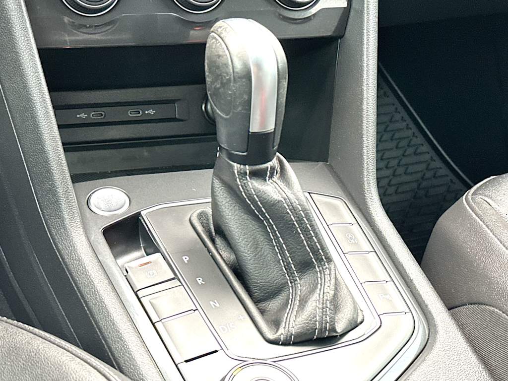 Thumbnail: 2021 Volkswagen Tiguan - 14