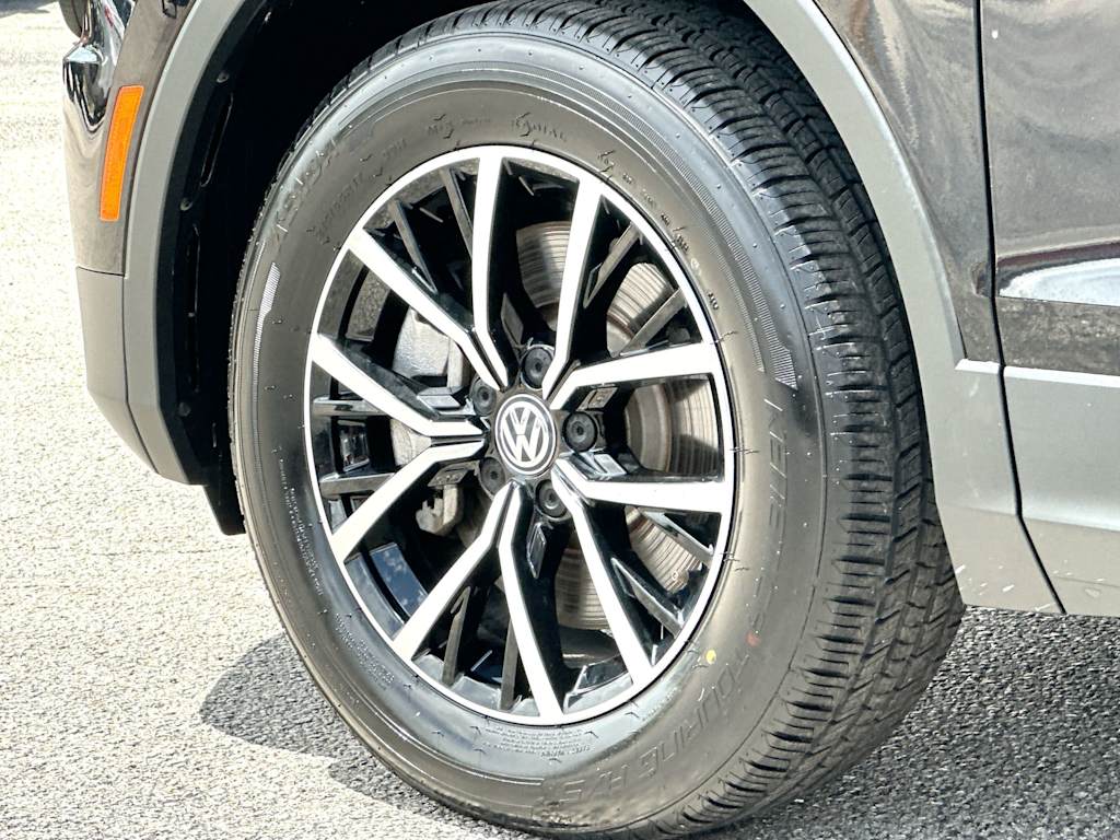 Thumbnail: 2021 Volkswagen Tiguan - 8