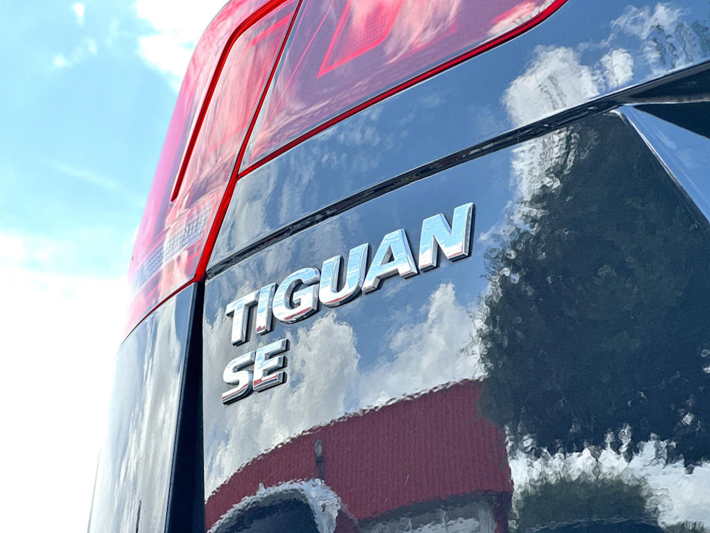 Thumbnail: 2021 Volkswagen Tiguan - 7