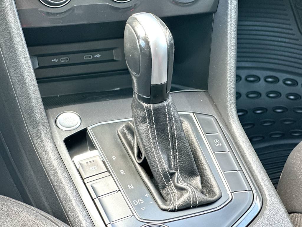 Thumbnail: 2021 Volkswagen Tiguan - 14