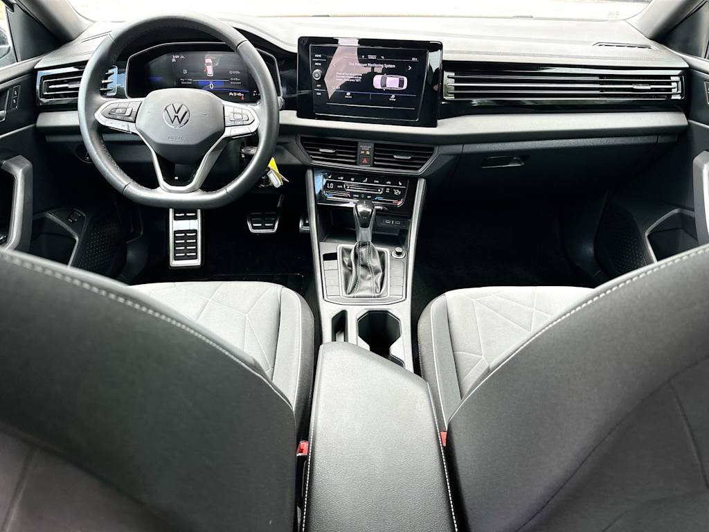 Thumbnail: 2025 Volkswagen Jetta - 9
