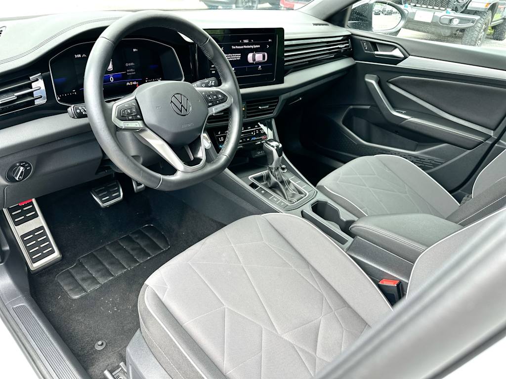 Thumbnail: 2025 Volkswagen Jetta - 2