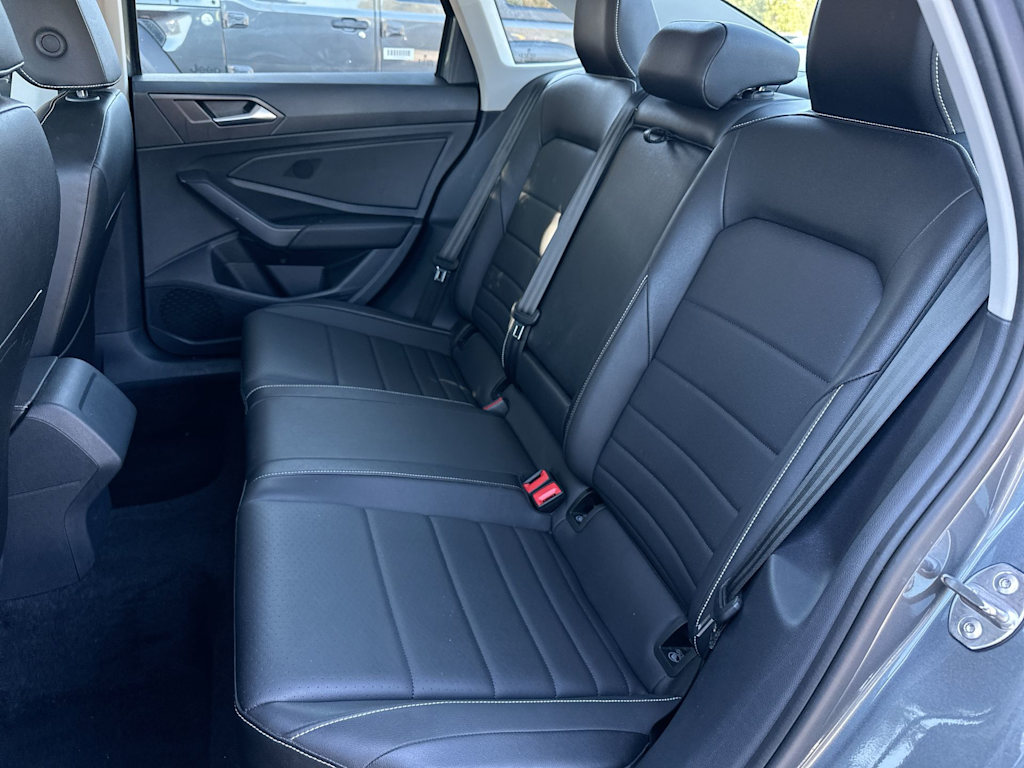 Thumbnail: 2024 Volkswagen Jetta - 11