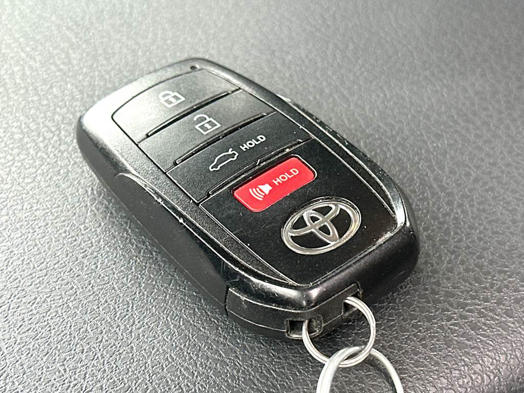 Thumbnail: 2025 Toyota Camry - 17
