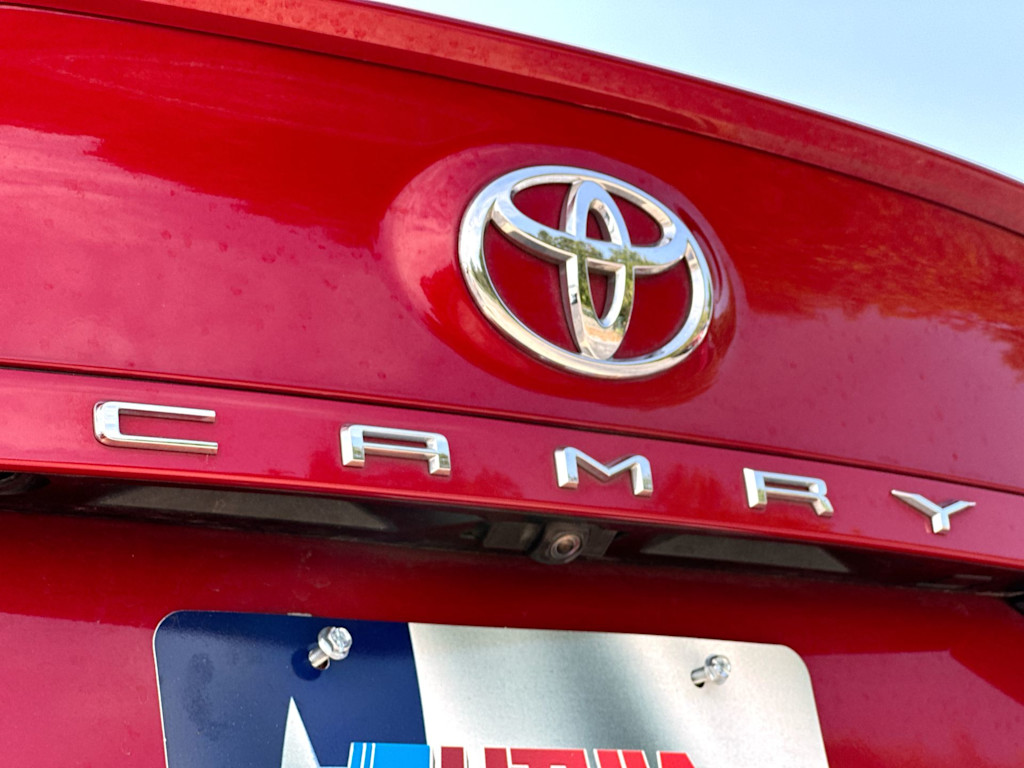 Thumbnail: 2021 Toyota Camry - 7