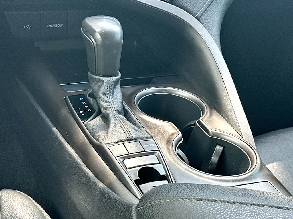 Thumbnail: 2021 Toyota Camry - 14