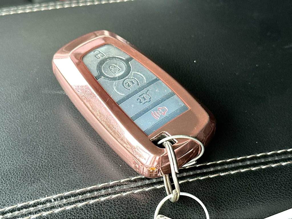 Thumbnail: 2023 Lincoln Corsair - 15