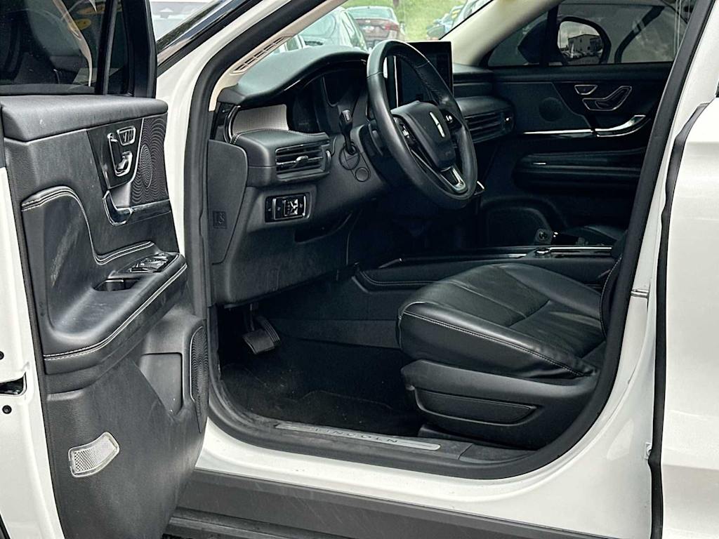 Thumbnail: 2023 Lincoln Corsair - 32