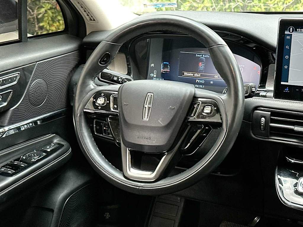 Thumbnail: 2023 Lincoln Corsair - 9