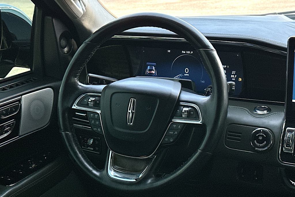 Thumbnail: 2022 Lincoln Navigator - 12