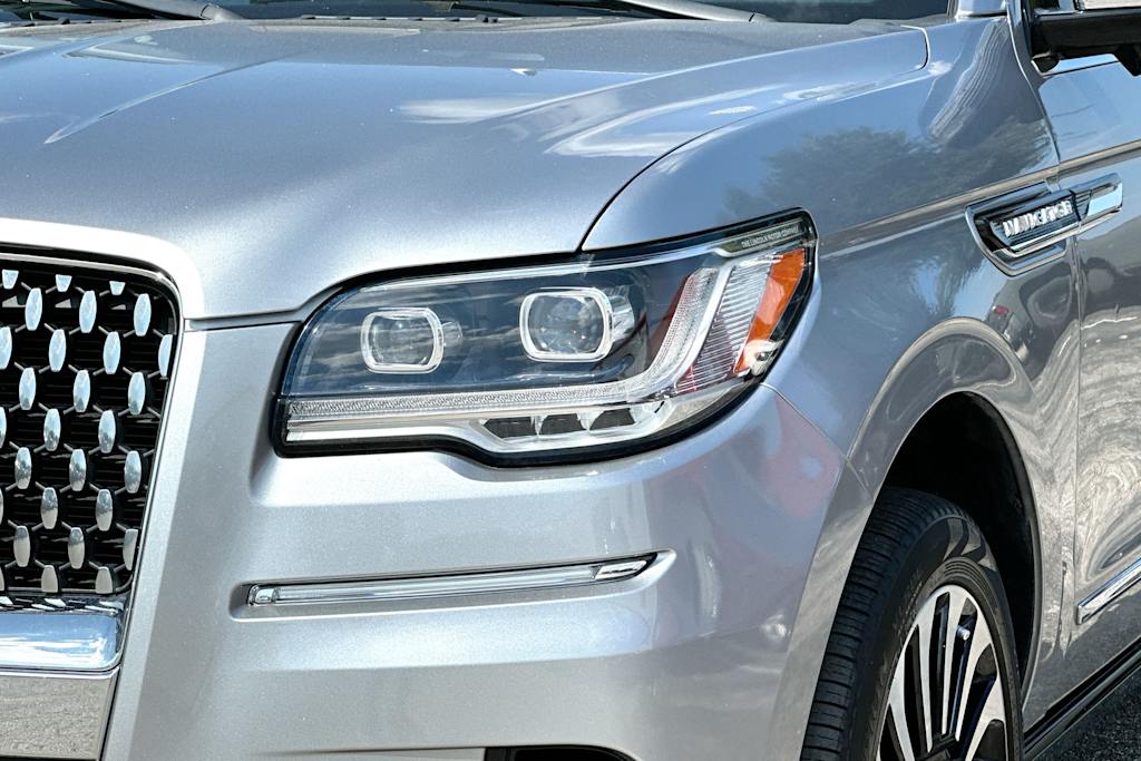 Thumbnail: 2022 Lincoln Navigator - 26