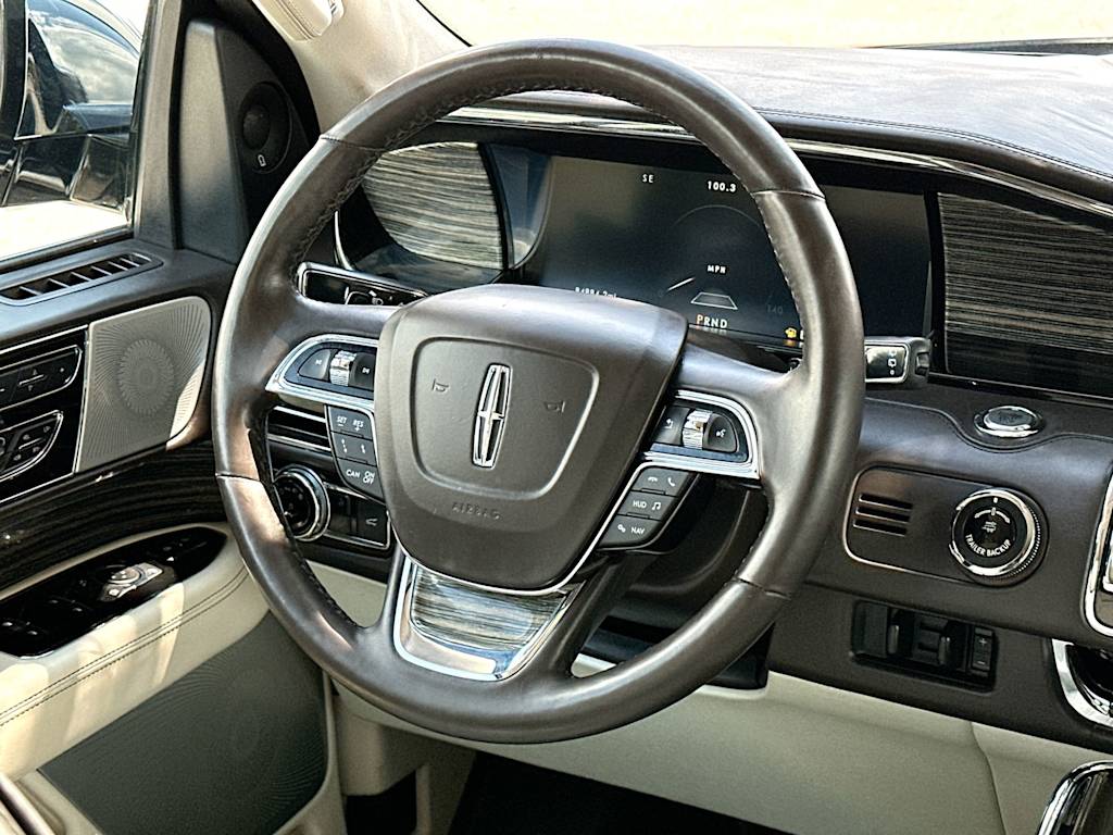 Thumbnail: 2020 Lincoln Navigator - 12