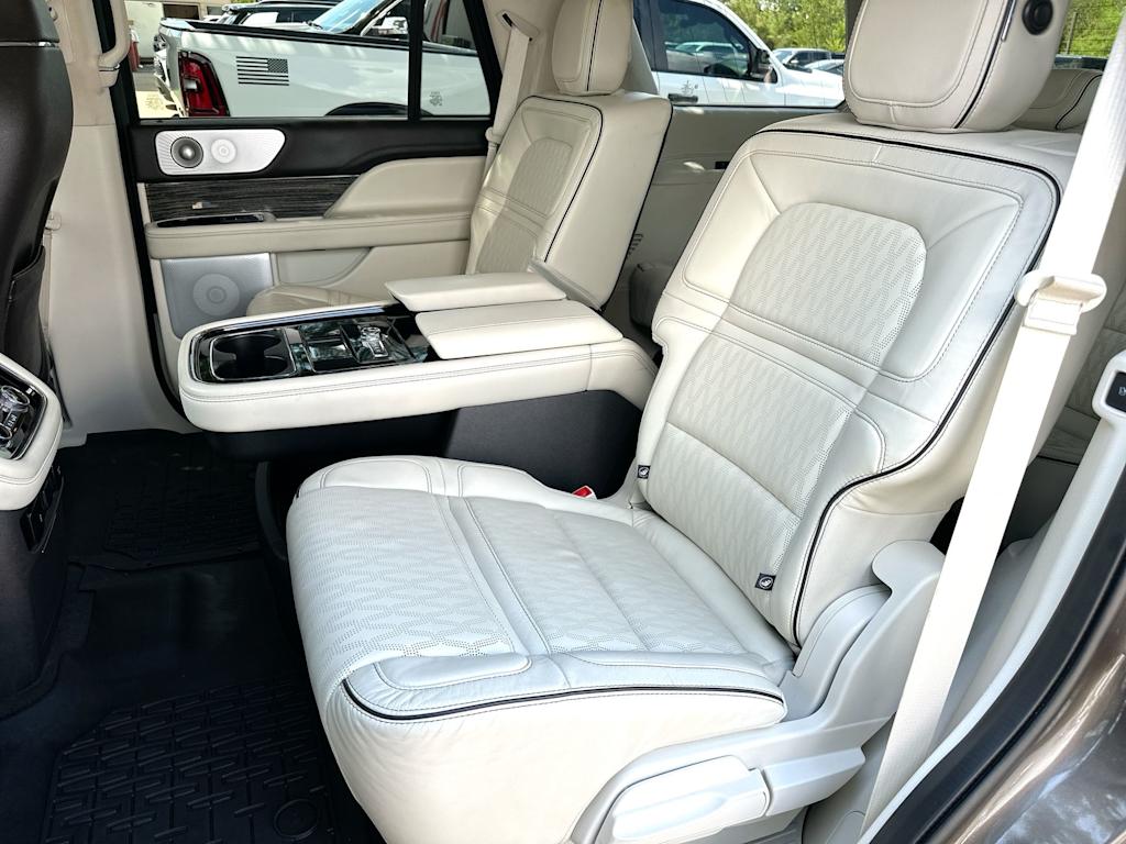 Thumbnail: 2020 Lincoln Navigator - 11