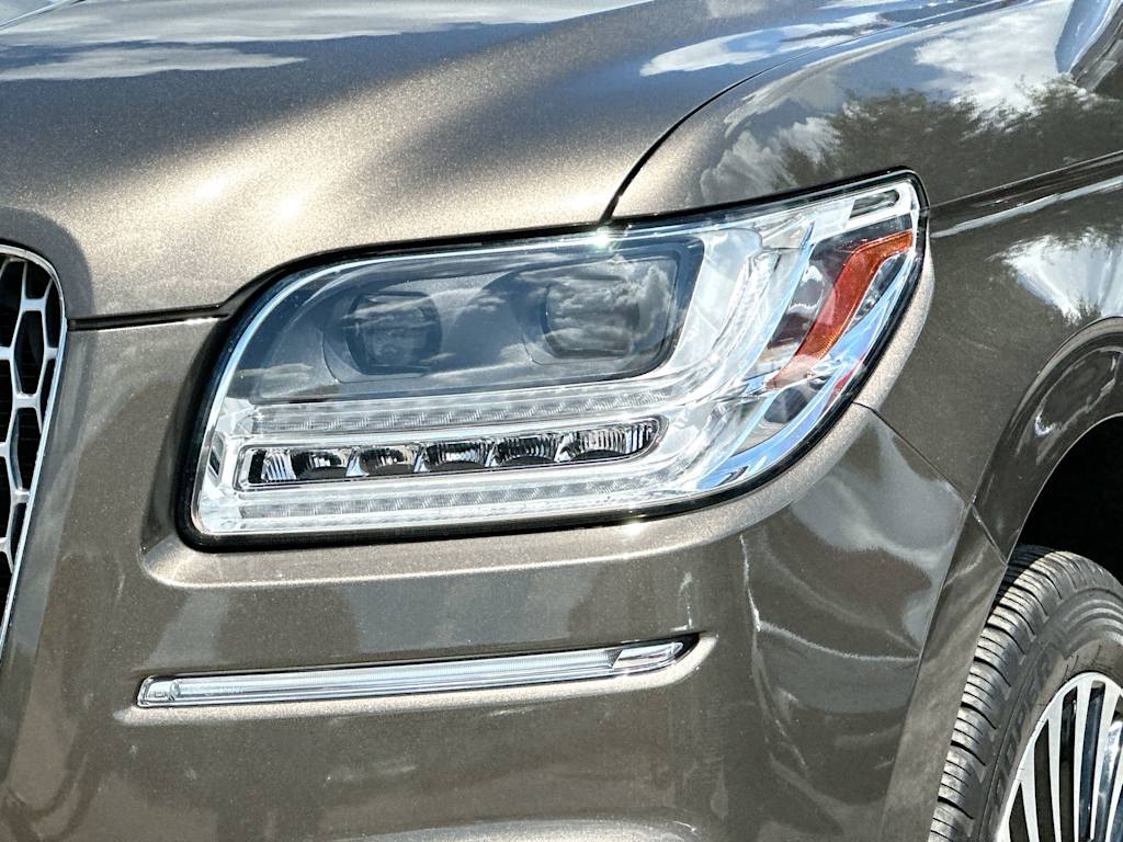 Thumbnail: 2020 Lincoln Navigator - 26