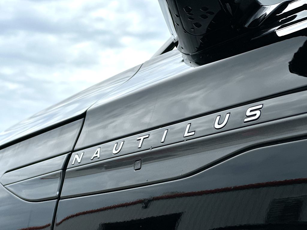 Thumbnail: 2024 Lincoln Nautilus - 7